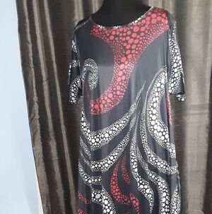 Stylish Black and Red Patterned Dress